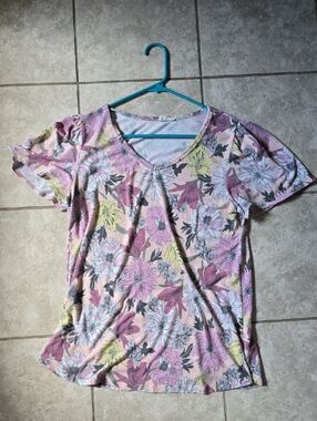 Floral V-Neck Short Sleeve Tee - Light Pink